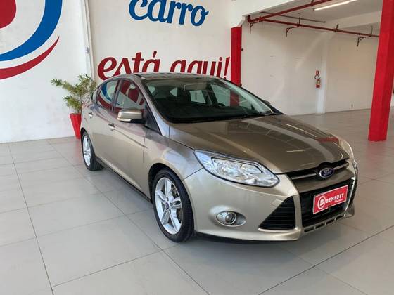 FORD FOCUS 2.0 SE PLUS SEDAN 16V FLEX 4P AUTOMÁTICO